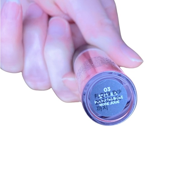 Brand New Ultra Shine Lipgloss Pink with Subtle Sparkles - Picture 6 of 12